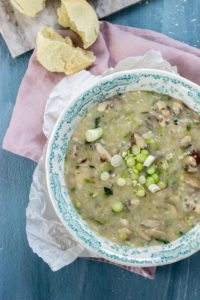 Bospaddenstoelen ragout met tapiocabroodjes