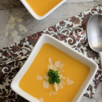 Zoete aardappelsoep met een Oosters tintje