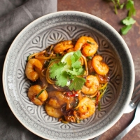 Zoodles met garnalen en paksoi