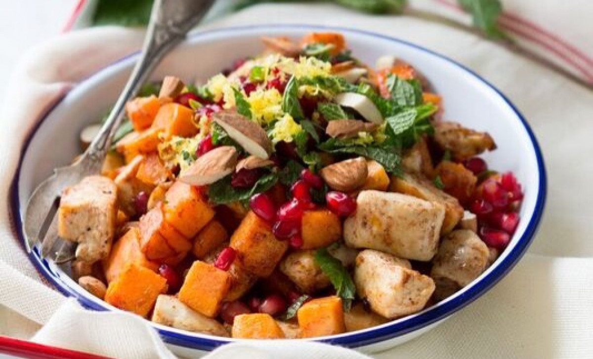 Frisse zoete aardappel met kip - Paleo.nl